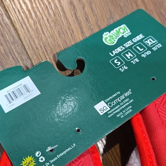 NWT THE GRINCH DR SEUSS LADIES SLIPPERS SIZE MED 7/8.. 7044 - Picture 5 of 6